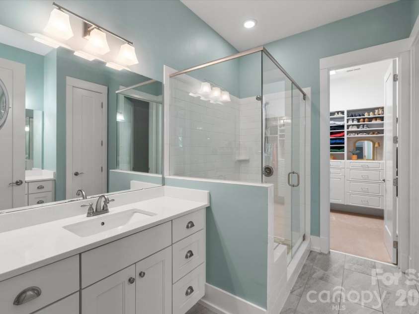 3702 Selwyn Avenue, Charlotte, NC 28209.  MLS# CAR4389683, YatesRealty ID 30659. 