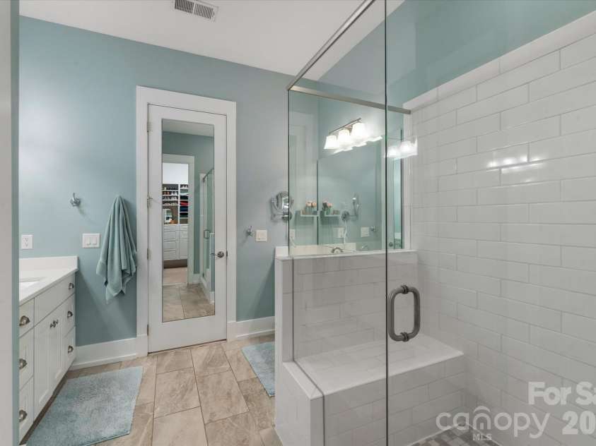 3702 Selwyn Avenue, Charlotte, NC 28209.  MLS# CAR4389683, YatesRealty ID 30659. 