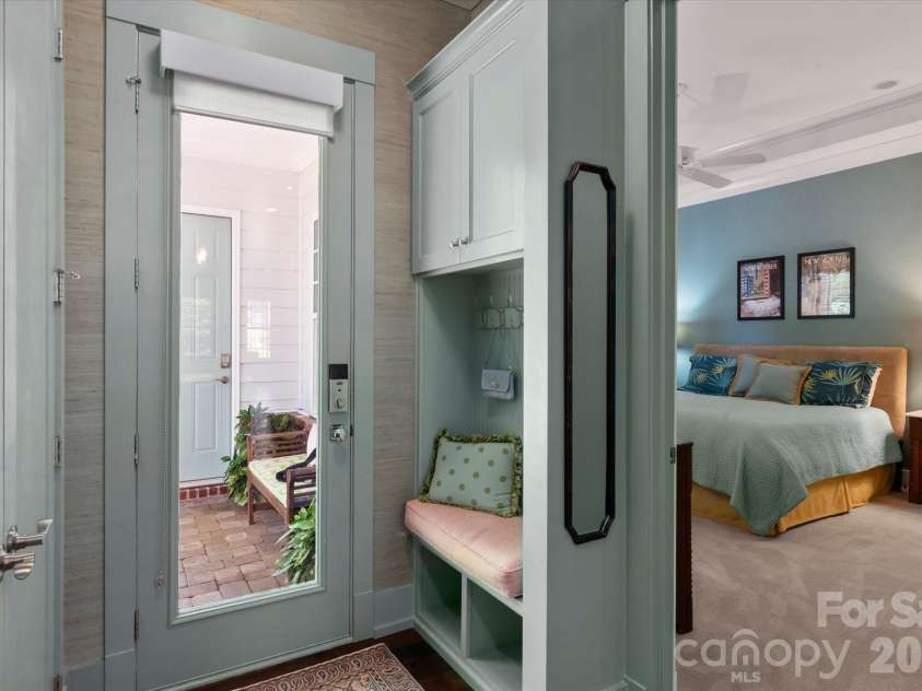 3702 Selwyn Avenue, Charlotte, NC 28209.  MLS# CAR4389683, YatesRealty ID 30659. 