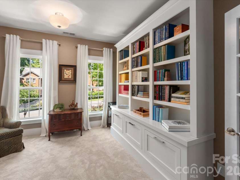 3702 Selwyn Avenue, Charlotte, NC 28209.  MLS# CAR4389683, YatesRealty ID 30659. 