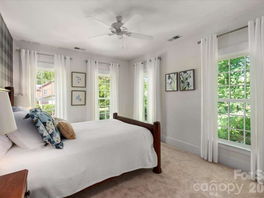 3702 Selwyn Avenue, Charlotte, NC 28209.  MLS# CAR4389683, YatesRealty ID 30659. 