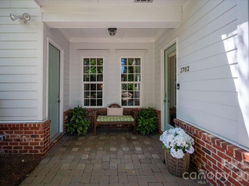 3702 Selwyn Avenue, Charlotte, NC 28209.  MLS# CAR4389683, YatesRealty ID 30659. 