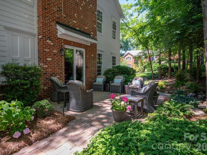3702 Selwyn Avenue, Charlotte, NC 28209.  MLS# CAR4389683, YatesRealty ID 30659. 