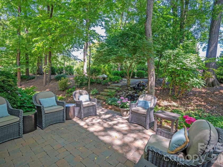 3702 Selwyn Avenue, Charlotte, NC 28209.  MLS# CAR4389683, YatesRealty ID 30659. 