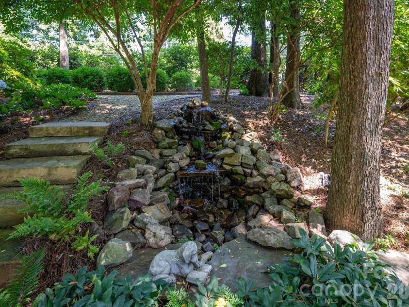 3702 Selwyn Avenue, Charlotte, NC 28209.  MLS# CAR4389683, YatesRealty ID 30659. 