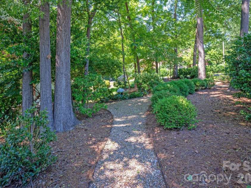 3702 Selwyn Avenue, Charlotte, NC 28209.  MLS# CAR4389683, YatesRealty ID 30659. 