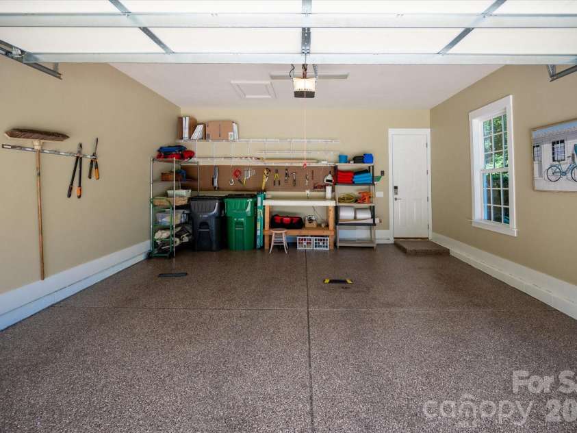 3702 Selwyn Avenue, Charlotte, NC 28209.  MLS# CAR4389683, YatesRealty ID 30659. 
