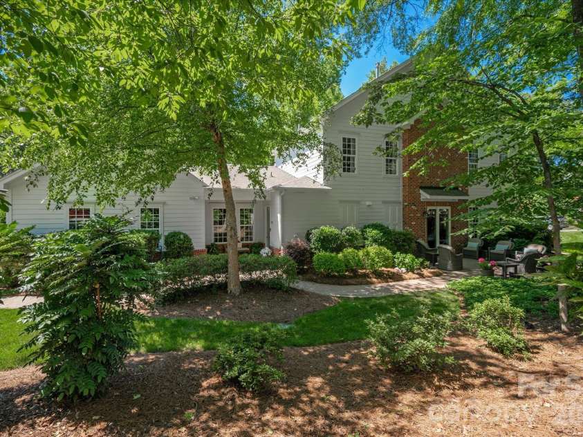 3702 Selwyn Avenue, Charlotte, NC 28209.  MLS# CAR4389683, YatesRealty ID 30659. 