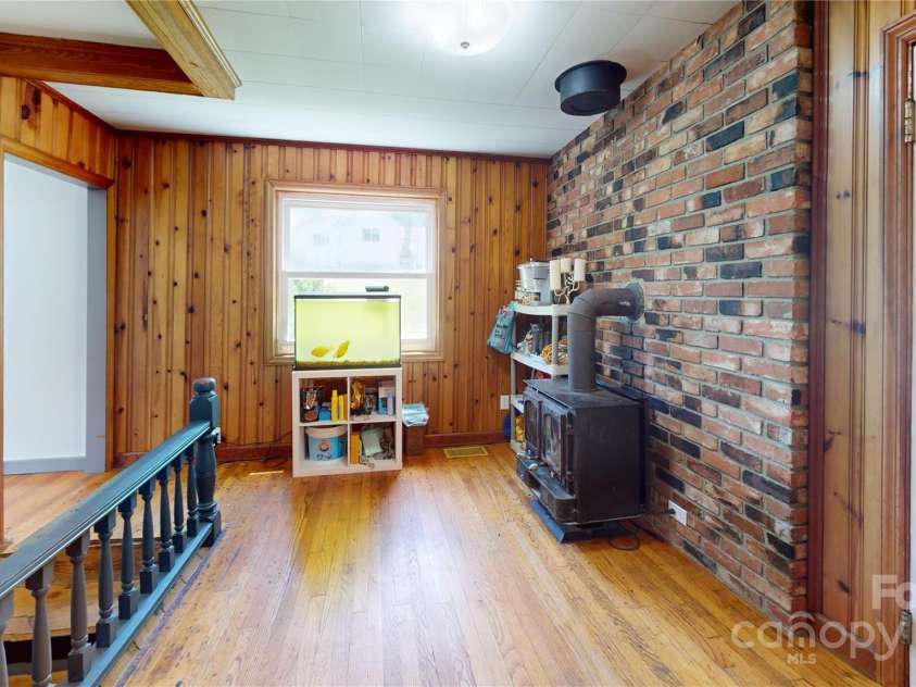 882 Poison Cove Road, Clyde, NC 28721.  MLS# CAR4285017, YatesRealty ID 30659. 