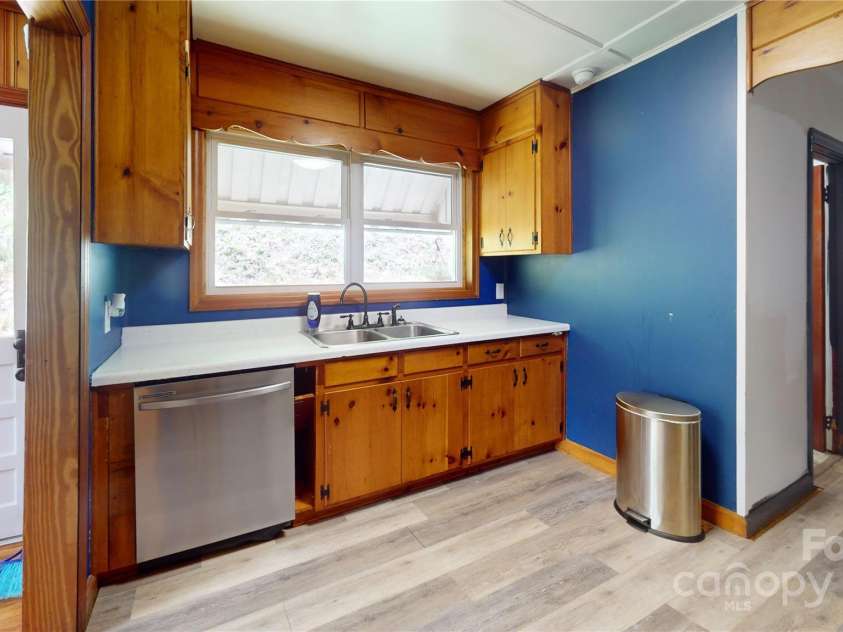 882 Poison Cove Road, Clyde, NC 28721.  MLS# CAR4285017, YatesRealty ID 30659. 