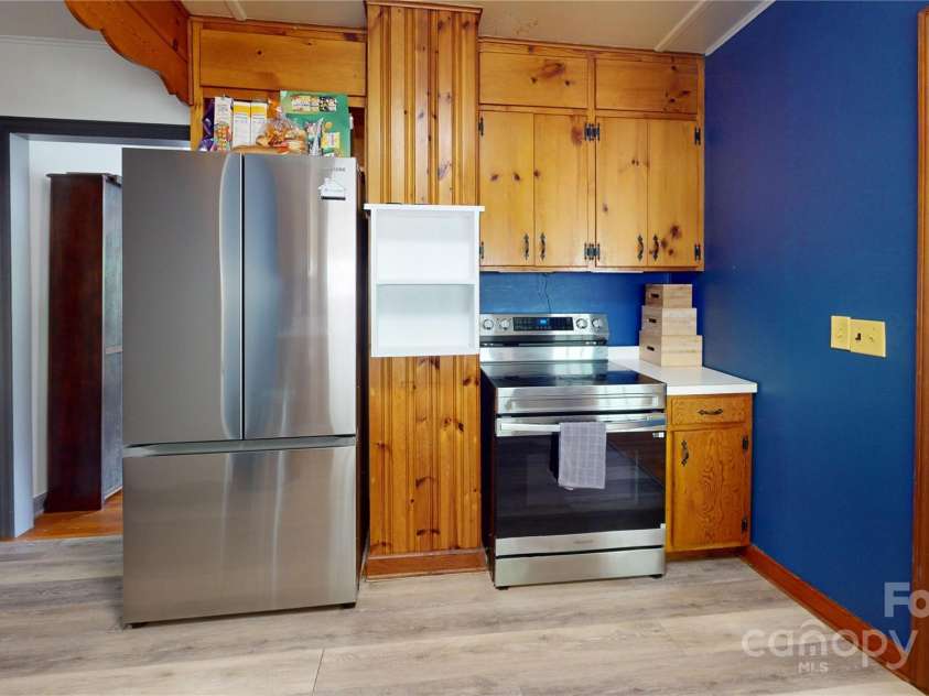 882 Poison Cove Road, Clyde, NC 28721.  MLS# CAR4285017, YatesRealty ID 30659. 