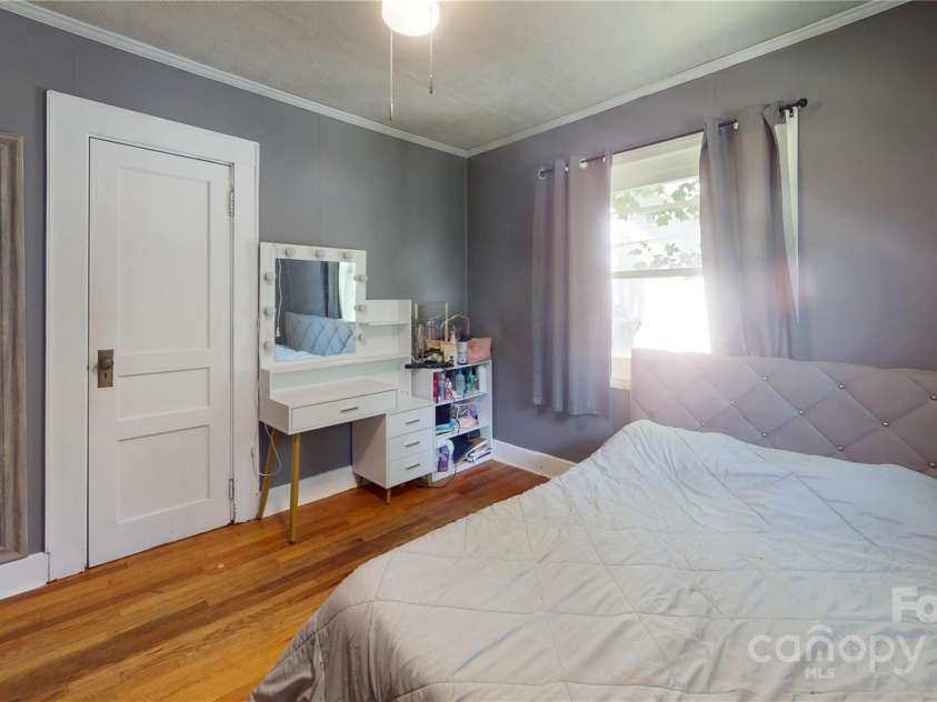 882 Poison Cove Road, Clyde, NC 28721.  MLS# CAR4285017, YatesRealty ID 30659. 