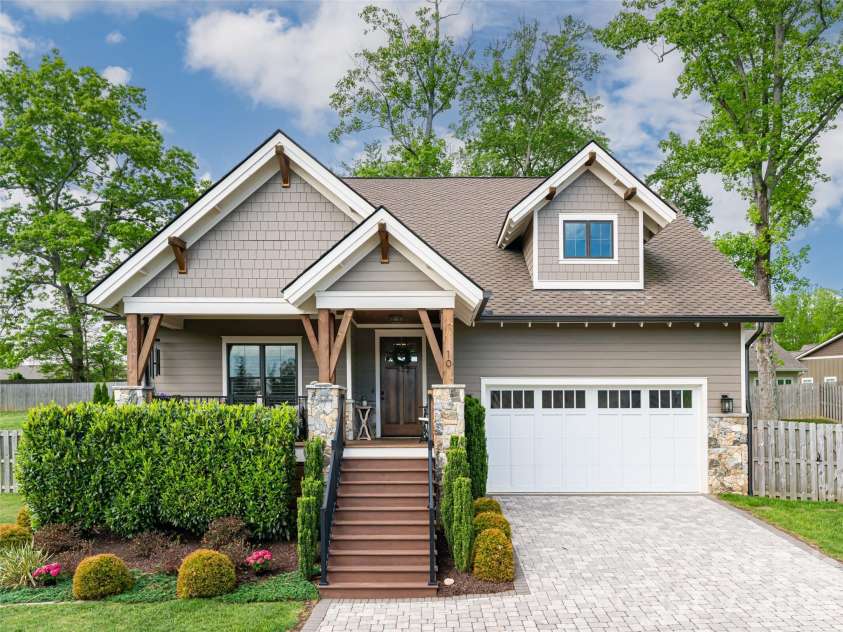 10 Starwood Valley Trail, Arden, NC 28704.  MLS# CAR4376405, YatesRealty ID 30660. 