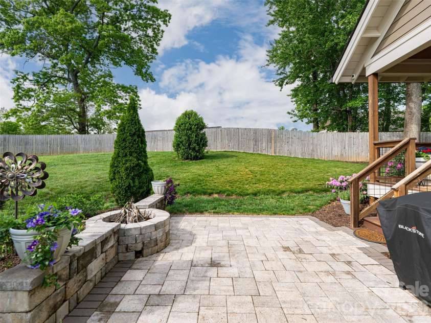 10 Starwood Valley Trail, Arden, NC 28704.  MLS# CAR4376405, YatesRealty ID 30660. 