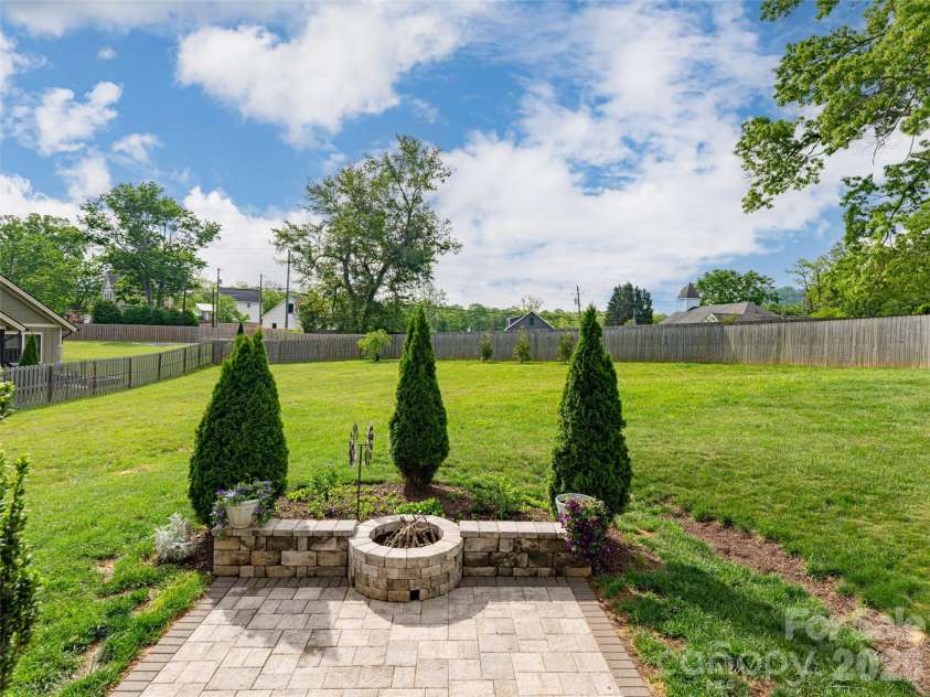 10 Starwood Valley Trail, Arden, NC 28704.  MLS# CAR4376405, YatesRealty ID 30660. 