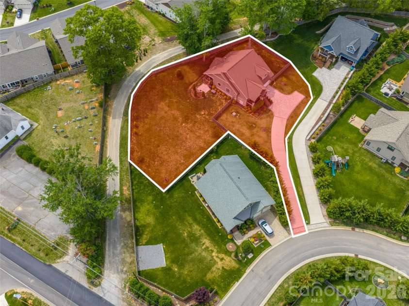 10 Starwood Valley Trail, Arden, NC 28704.  MLS# CAR4376405, YatesRealty ID 30660. 