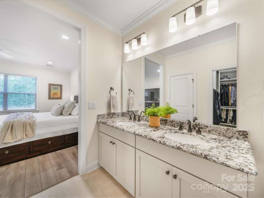 6063 Pier Drive, Denver, NC 28037.  MLS# CAR4286335, YatesRealty ID 30660. Primary bathroom