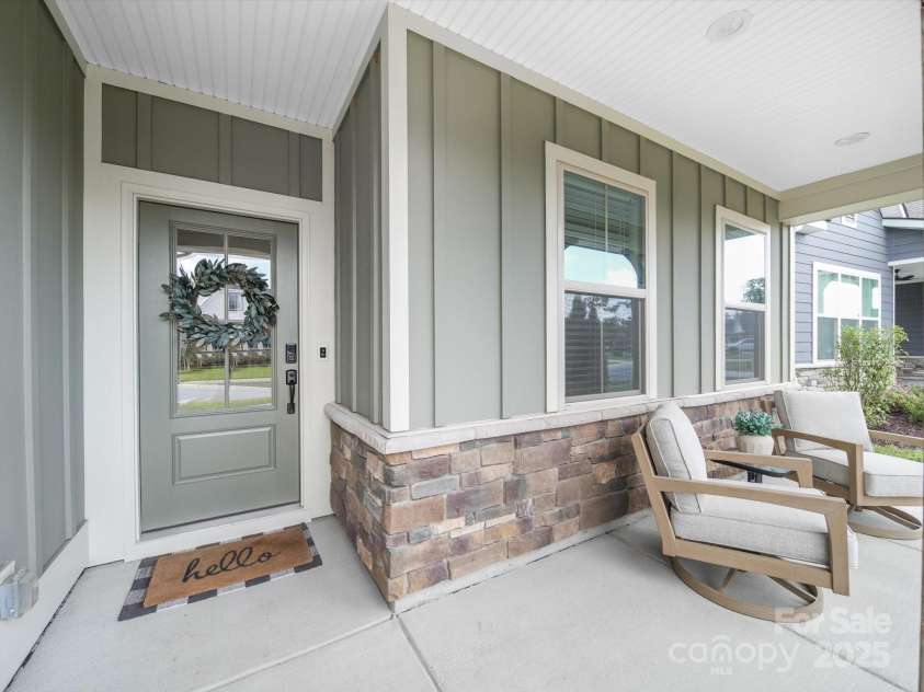 6063 Pier Drive, Denver, NC 28037.  MLS# CAR4286335, YatesRealty ID 30660. Welcome home to 6063 Pier Dr.