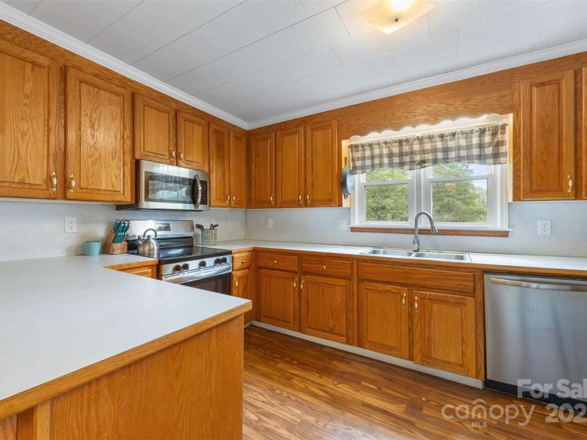 605 Old North Main Street, Clover, SC 29710.  MLS# CAR4288933, YatesRealty ID 30661. 