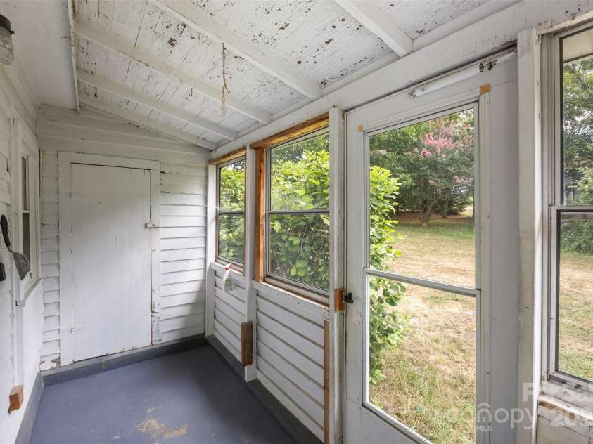 605 Old North Main Street, Clover, SC 29710.  MLS# CAR4288933, YatesRealty ID 30661. 