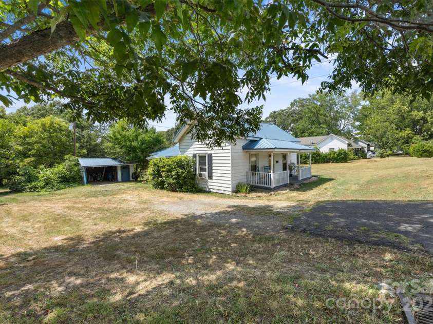 605 Old North Main Street, Clover, SC 29710.  MLS# CAR4288933, YatesRealty ID 30661. 