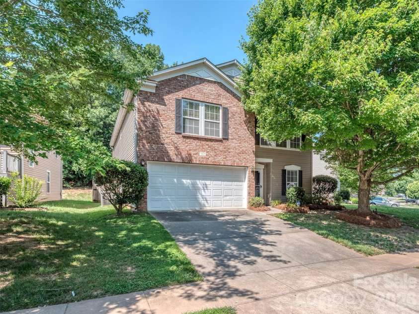 7829 Ponderosa Pine Lane, Charlotte, NC 28215.  MLS# CAR4388248, YatesRealty ID 30661. 