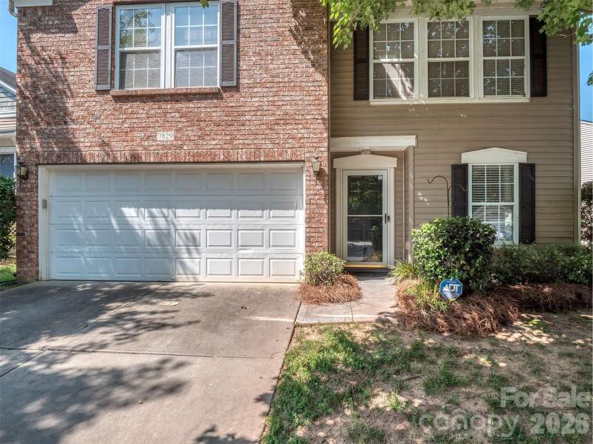 7829 Ponderosa Pine Lane, Charlotte, NC 28215.  MLS# CAR4388248, YatesRealty ID 30661. 