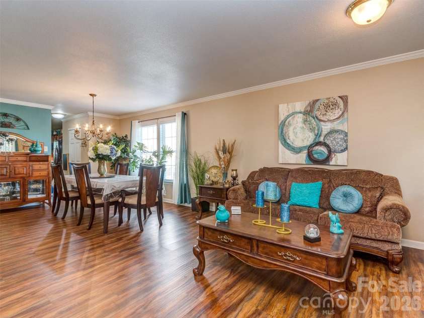 7829 Ponderosa Pine Lane, Charlotte, NC 28215.  MLS# CAR4388248, YatesRealty ID 30661. 