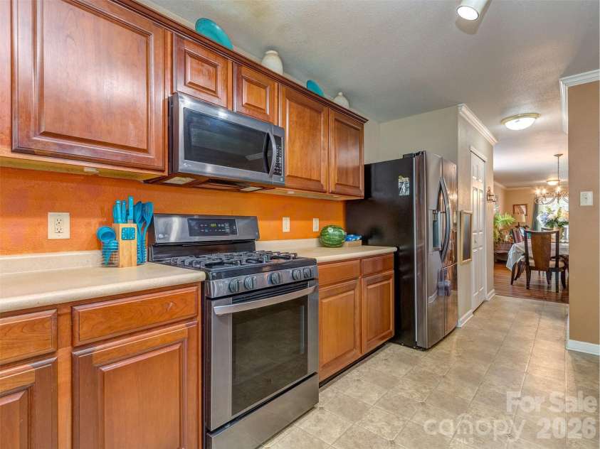 7829 Ponderosa Pine Lane, Charlotte, NC 28215.  MLS# CAR4388248, YatesRealty ID 30661. 