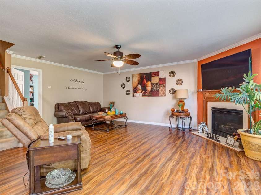 7829 Ponderosa Pine Lane, Charlotte, NC 28215.  MLS# CAR4388248, YatesRealty ID 30661. 