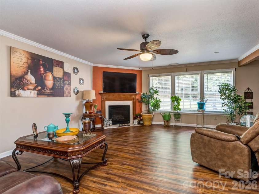 7829 Ponderosa Pine Lane, Charlotte, NC 28215.  MLS# CAR4388248, YatesRealty ID 30661. 