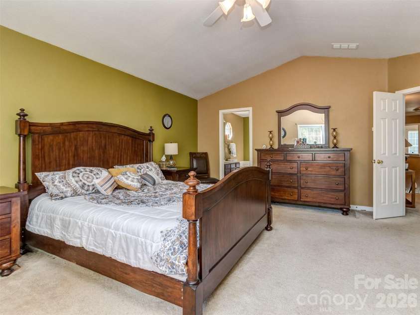 7829 Ponderosa Pine Lane, Charlotte, NC 28215.  MLS# CAR4388248, YatesRealty ID 30661. 