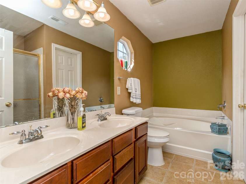 7829 Ponderosa Pine Lane, Charlotte, NC 28215.  MLS# CAR4388248, YatesRealty ID 30661. 
