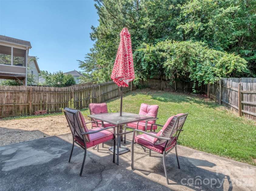 7829 Ponderosa Pine Lane, Charlotte, NC 28215.  MLS# CAR4388248, YatesRealty ID 30661. 
