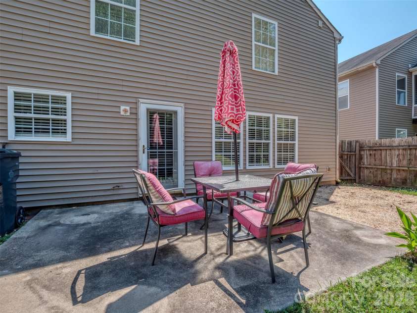 7829 Ponderosa Pine Lane, Charlotte, NC 28215.  MLS# CAR4388248, YatesRealty ID 30661. 