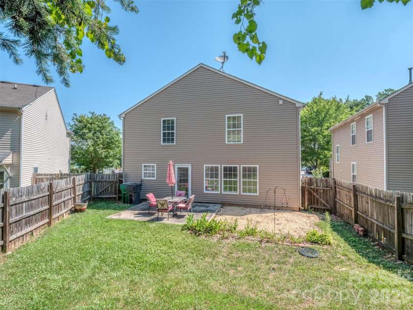 7829 Ponderosa Pine Lane, Charlotte, NC 28215.  MLS# CAR4388248, YatesRealty ID 30661. 