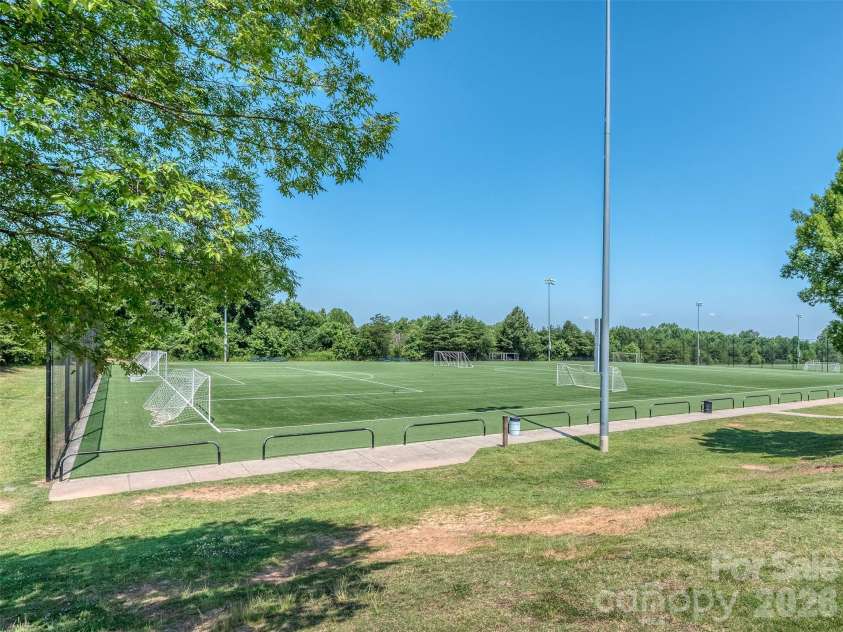 7829 Ponderosa Pine Lane, Charlotte, NC 28215.  MLS# CAR4388248, YatesRealty ID 30661. 