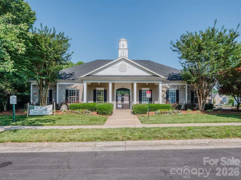 7829 Ponderosa Pine Lane, Charlotte, NC 28215.  MLS# CAR4388248, YatesRealty ID 30661. 