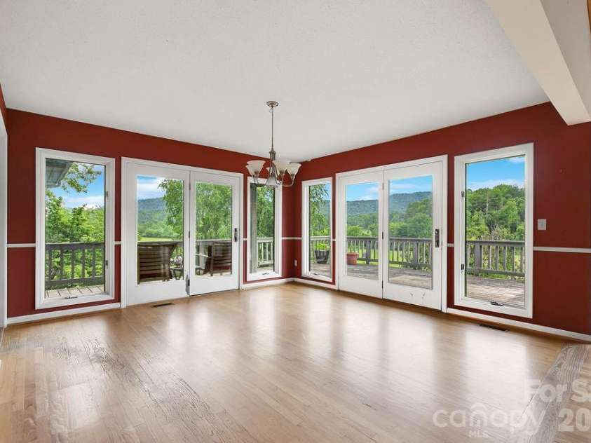 547 Windover Drive, Brevard, NC 28712.  MLS# CAR4388356, YatesRealty ID 30662. 