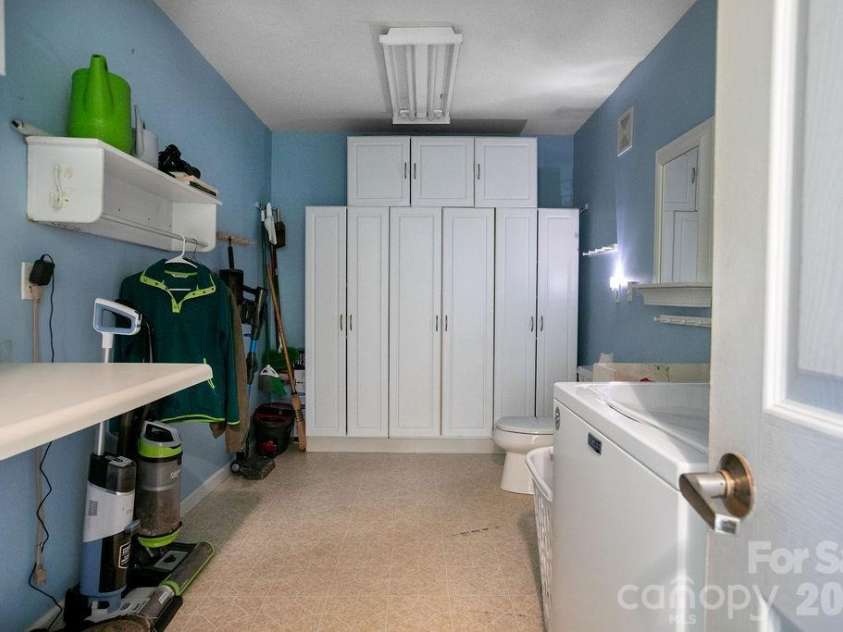 547 Windover Drive, Brevard, NC 28712.  MLS# CAR4388356, YatesRealty ID 30662. 