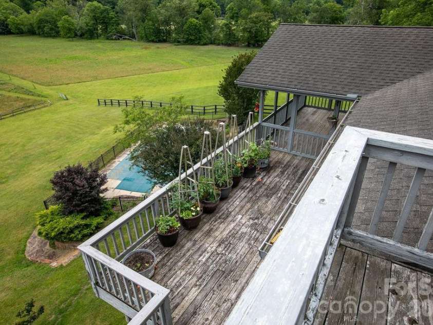 547 Windover Drive, Brevard, NC 28712.  MLS# CAR4388356, YatesRealty ID 30662. 