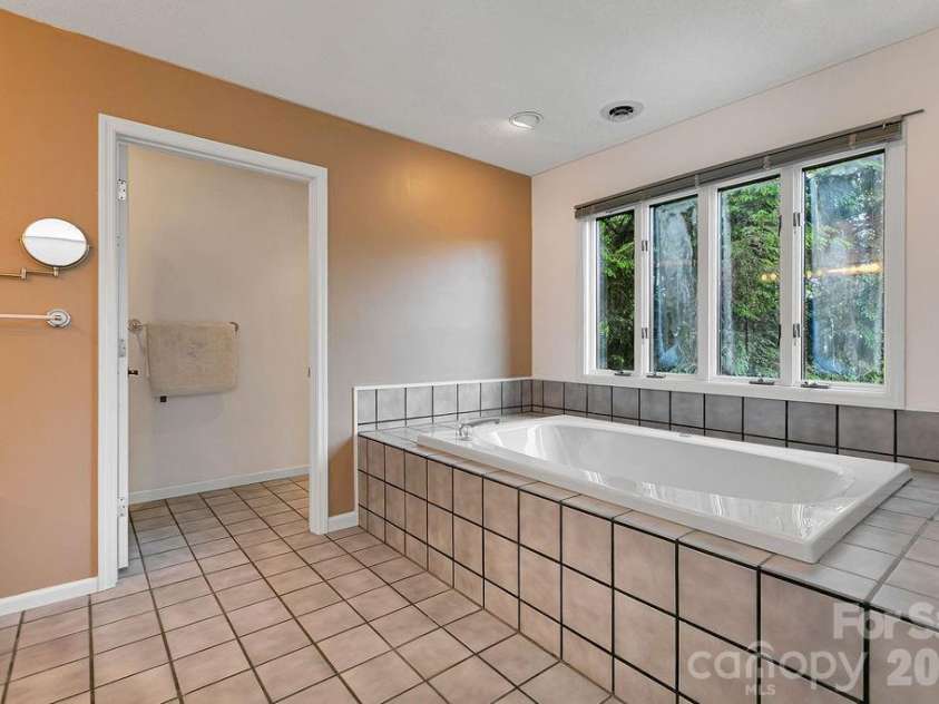 547 Windover Drive, Brevard, NC 28712.  MLS# CAR4388356, YatesRealty ID 30662. 