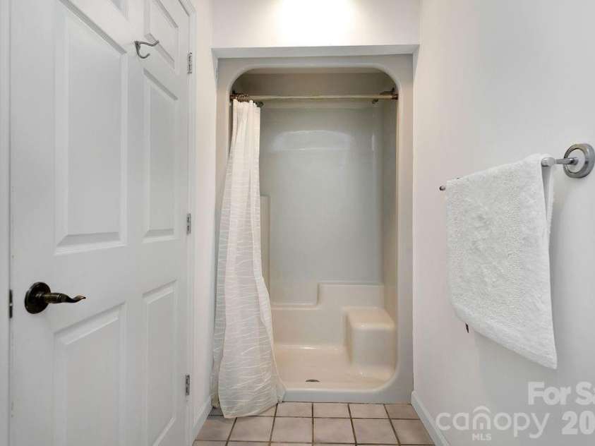 547 Windover Drive, Brevard, NC 28712.  MLS# CAR4388356, YatesRealty ID 30662. 