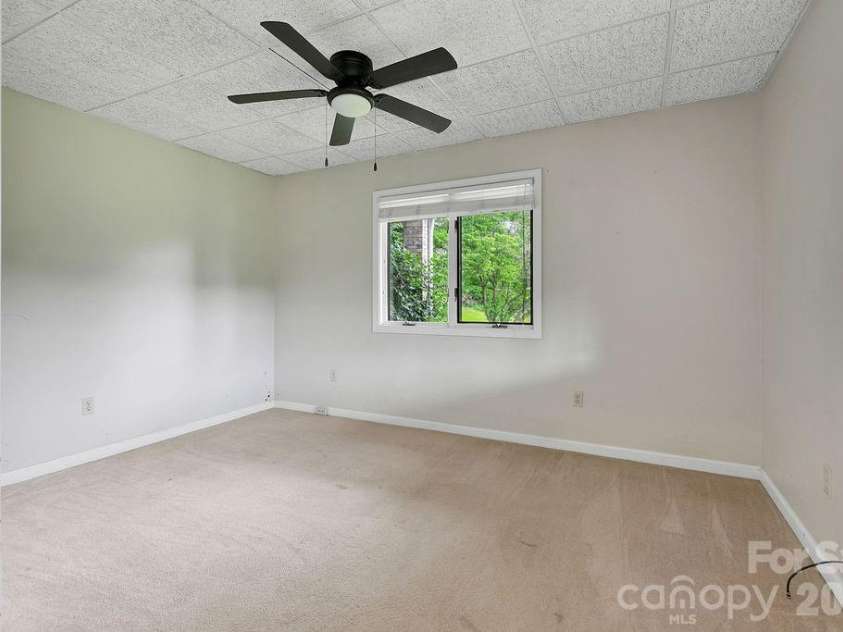 547 Windover Drive, Brevard, NC 28712.  MLS# CAR4388356, YatesRealty ID 30662. 