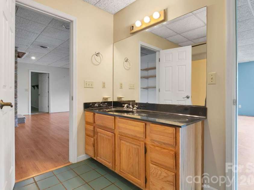 547 Windover Drive, Brevard, NC 28712.  MLS# CAR4388356, YatesRealty ID 30662. 