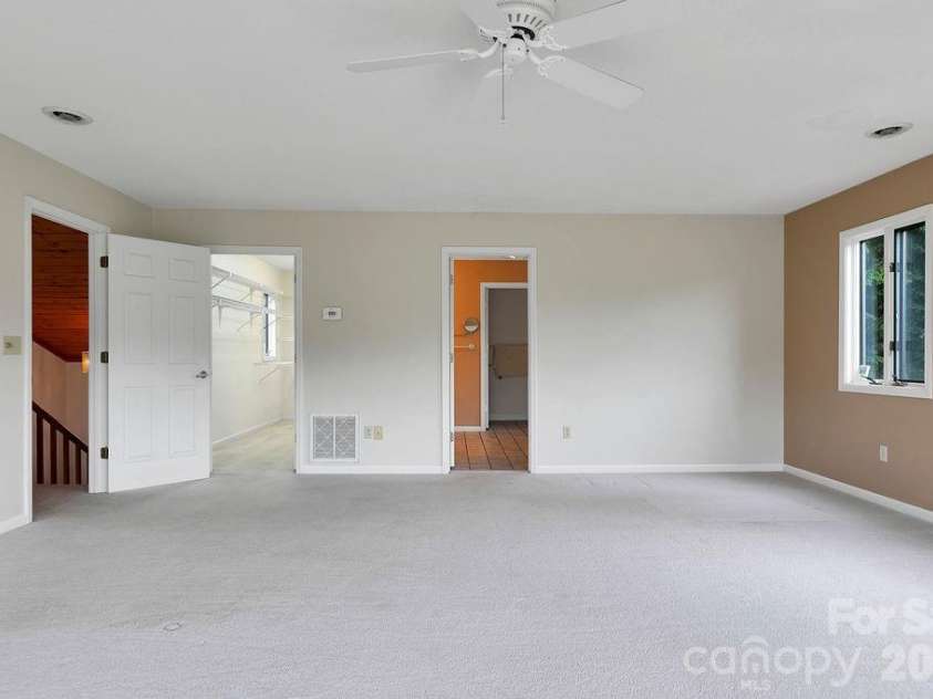 547 Windover Drive, Brevard, NC 28712.  MLS# CAR4388356, YatesRealty ID 30662. 