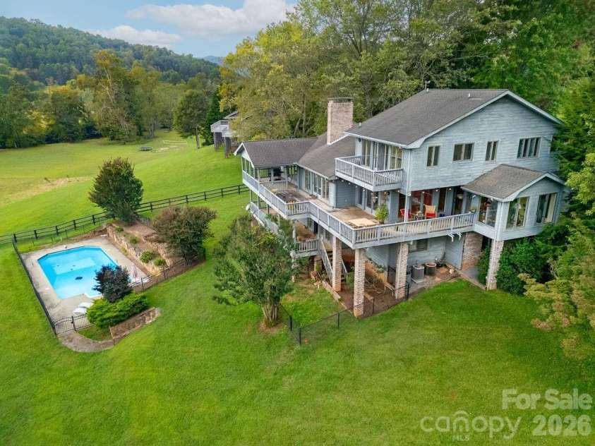 547 Windover Drive, Brevard, NC 28712.  MLS# CAR4388356, YatesRealty ID 30662. 