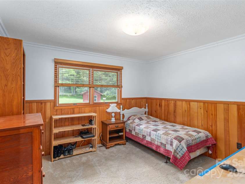 100 Bird Creek Drive, Waynesville, NC 28786.  MLS# CAR4270041, YatesRealty ID 30663. 
