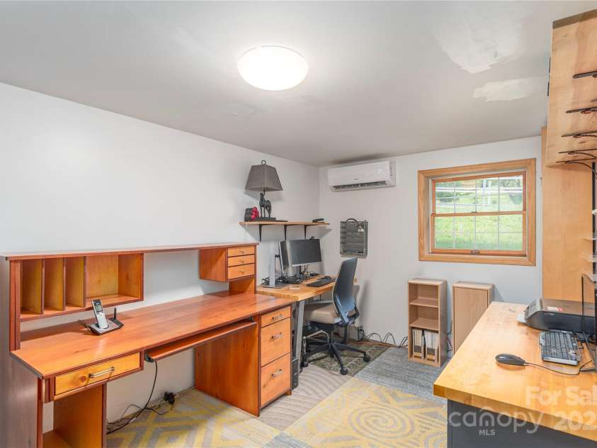 100 Bird Creek Drive, Waynesville, NC 28786.  MLS# CAR4270041, YatesRealty ID 30663. 