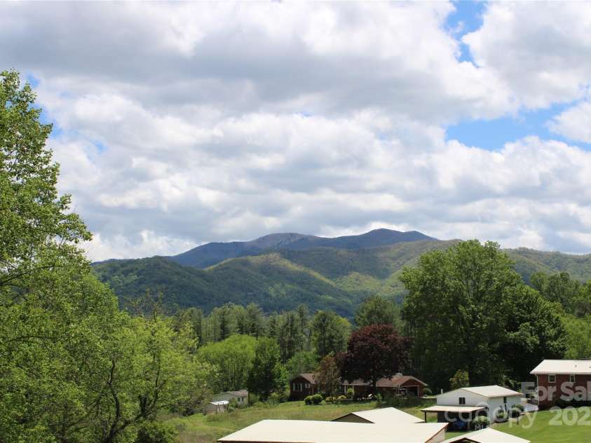 100 Bird Creek Drive, Waynesville, NC 28786.  MLS# CAR4270041, YatesRealty ID 30663. 